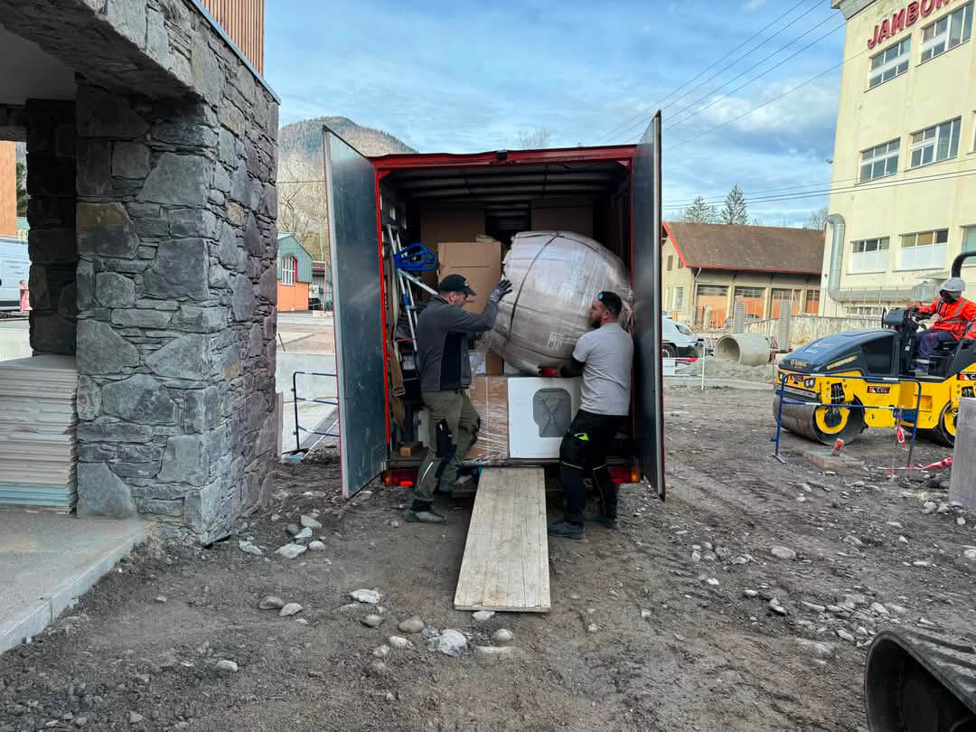 Déchargement camion Morzine